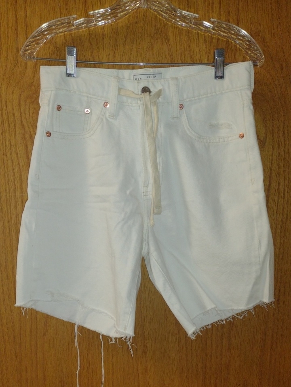 GAP Women's White Loose Bermuda Mid-Rise Shorts (J1367)